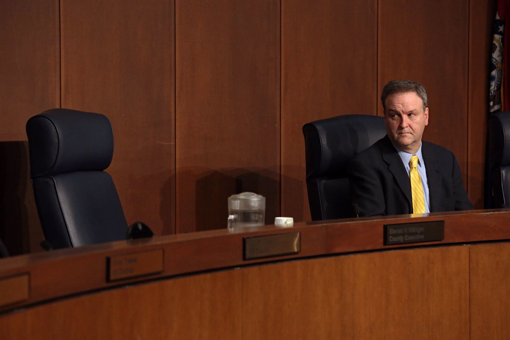 County council passes resolution to remove Stenger